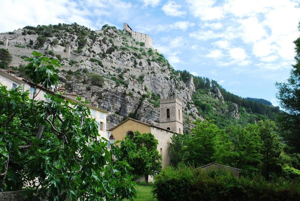 Les Gites D'Intervalles Entrevaux Exterior photo